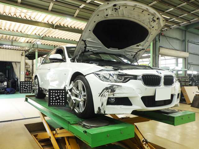 BMW4輪ホイールアライメントテスト