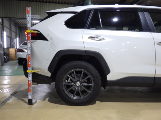 トヨタRAV4板金塗装修理
