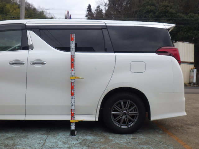 トヨタアルファード板金塗装修理