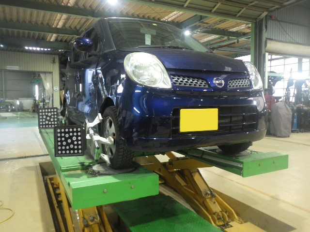 日産モコ4輪ホイールアライメント