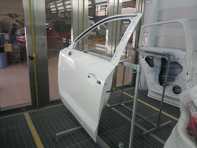 CX-8のフロントドア塗装