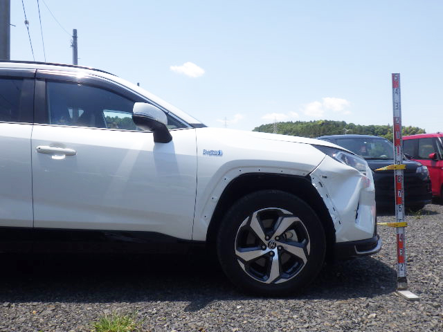 RAV4右側面修理
