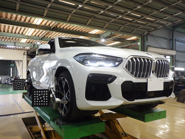 BMW X64輪ホイールアライメントテスト